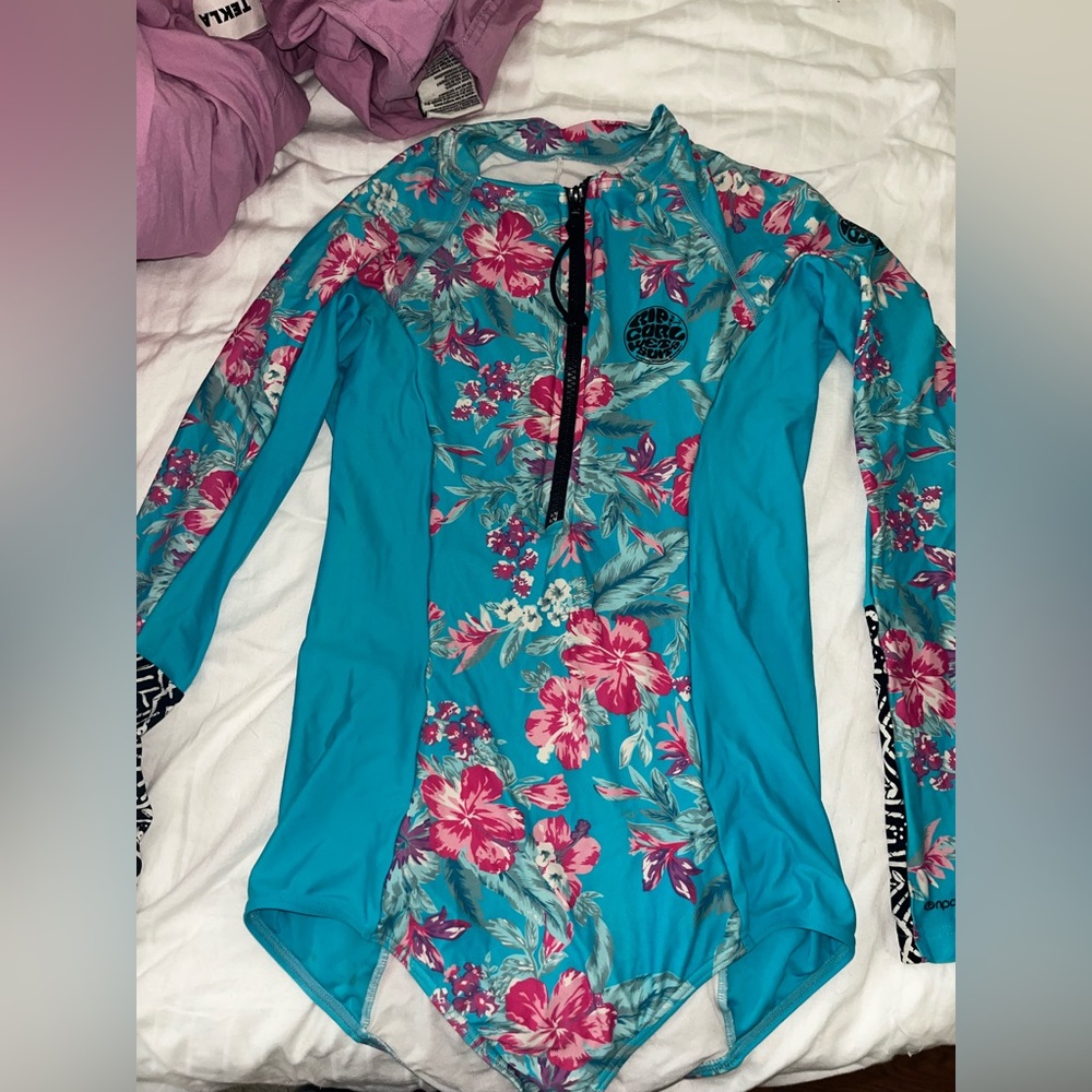 long sleeve rashguard suit